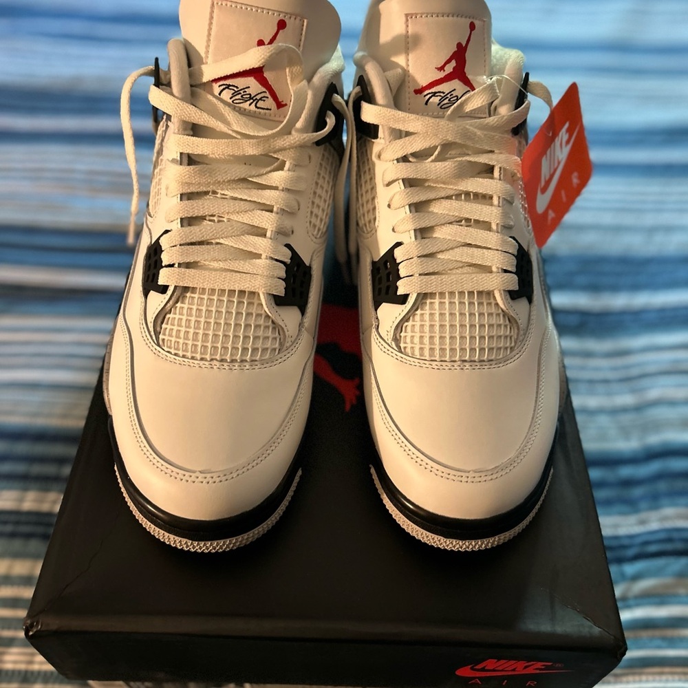 Jordan 4 “CEMENT” White and Black Sneakers